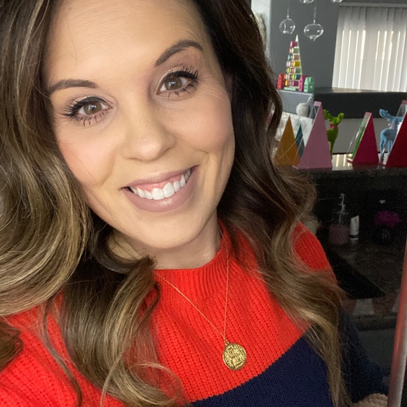 Meet Your Posher, Kelly - Picture 2 of 7